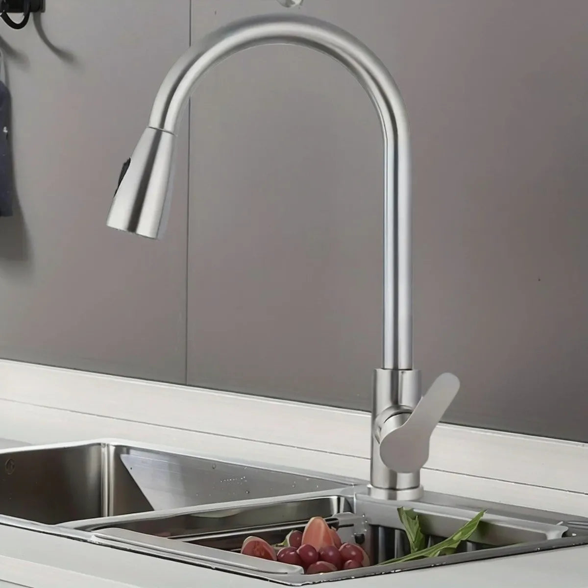 Stainless Steel Pull-Down Kitchen Faucet, Single-Hole Installation, Ceramic Valve Core, G1/2 Asian Standard Inlet.