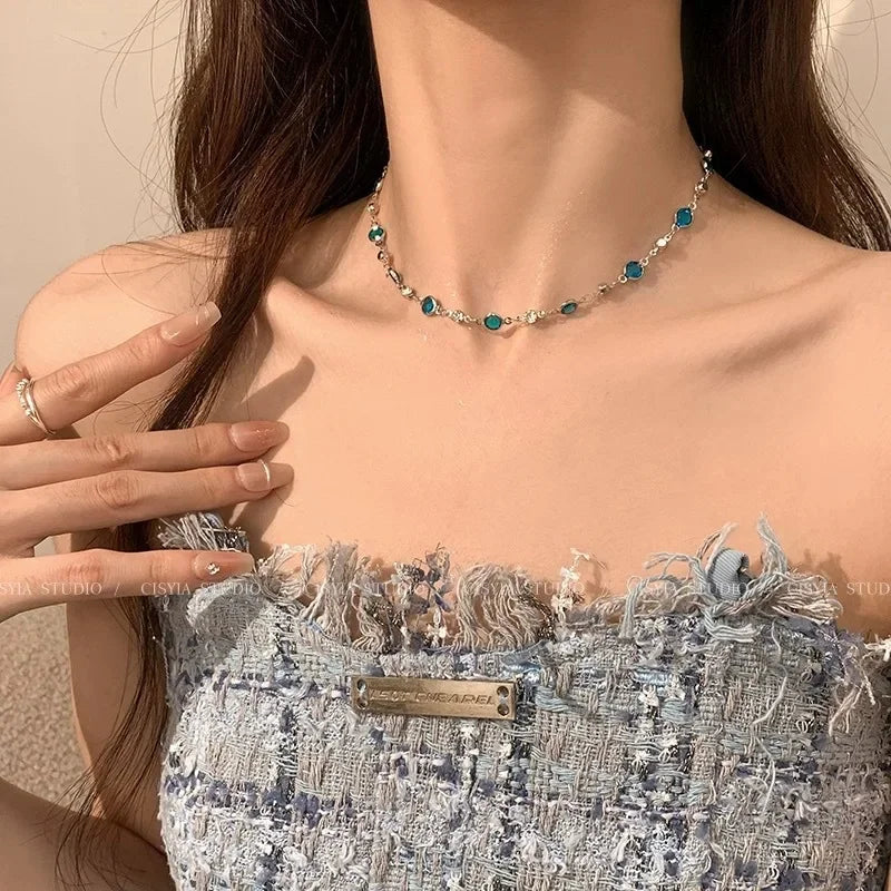 Collier ras-de-cou papillon romantique en cristal bleu LATS pour femmes et filles, simple et brillant, en zircon bicouche, chaîne clavicule, bijou raffiné.