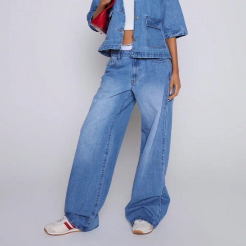 American light blue high waisted wide leg jeans for women in the spring and summer of 2025 loose and slimming versatile washed