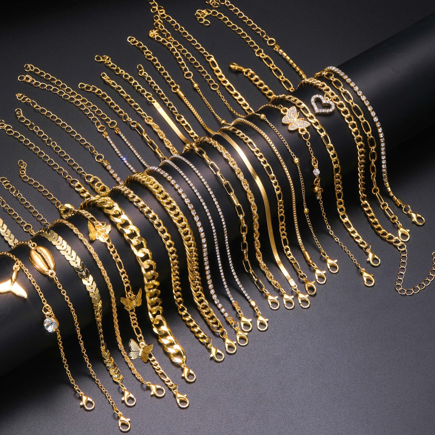A Set Of 17 Pieces Of Stylish And Elegant Golden Butterfly Hollowed Out Love Heart Shell Anklets, Multiple Sets For Girls To Wear On Summer Vacations And Daily Outings, Perfect For Holiday Gifts.