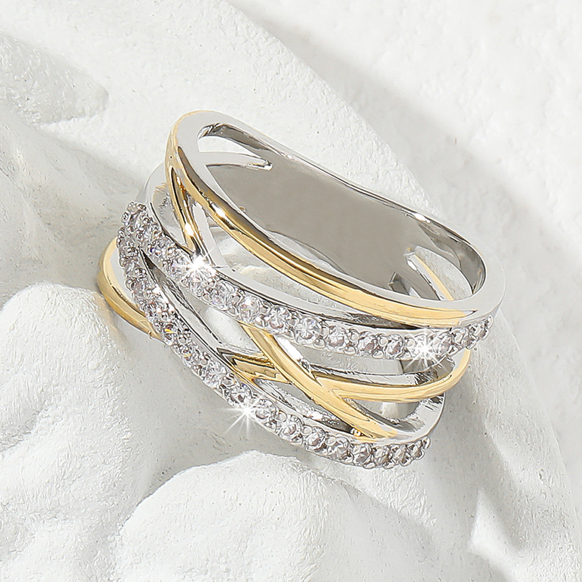 Luxuriöser Infinity-Zirkonia-Ewigkeitsring, 18 Karat vergoldet, perfektes Geschenk für Braut, Frau oder Mädchen – ideal für Hochzeit, Verlobung und Party.