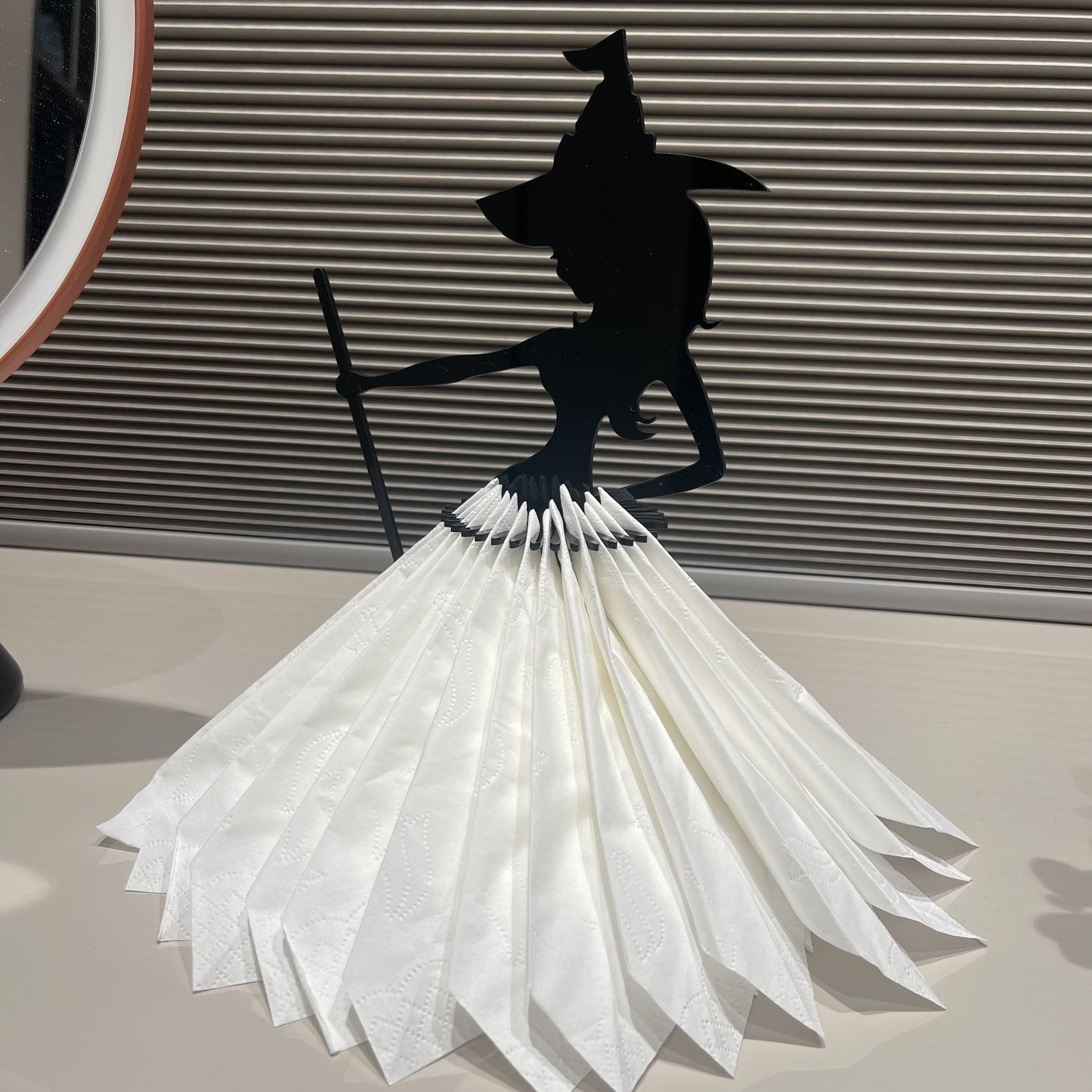 Rustic Wooden Halloween Witch Napkin Holder, Festive Tabletop Decor for Kitchen & Dining Room, No Electricity Needed, Featherless, Holiday Themed Accessory for Christmas & General Use