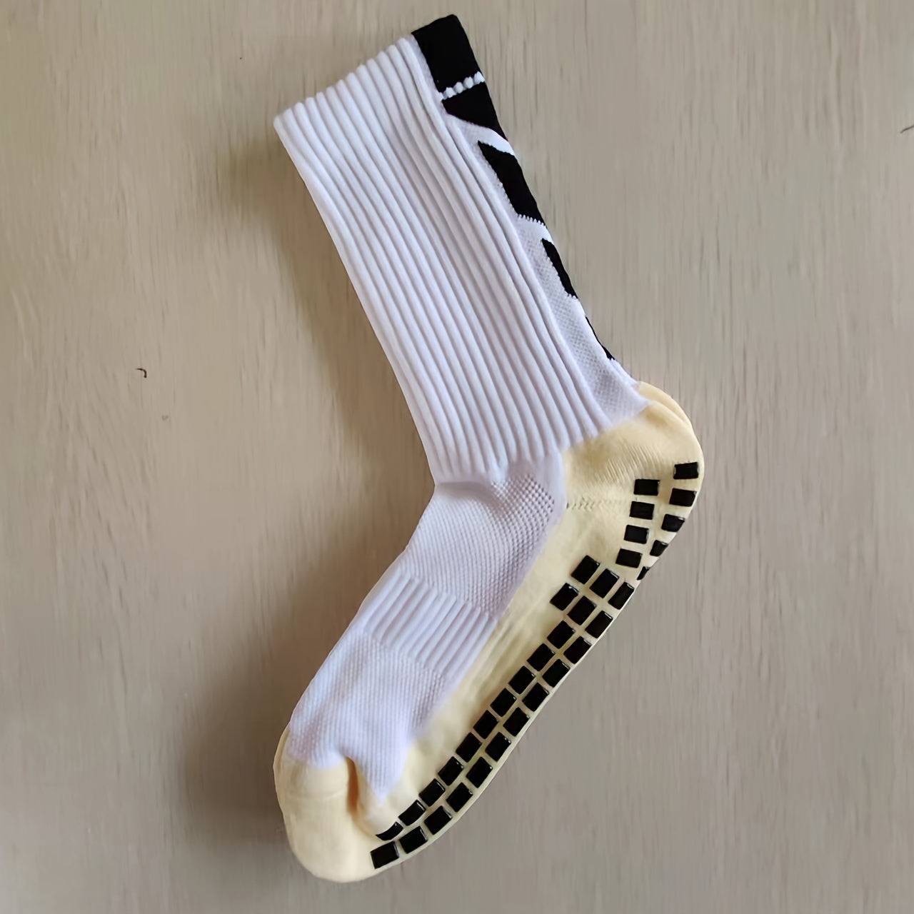 Rutschfeste, gepolsterte Fußballsocken mit Gummisohle – Anti-Rutsch-Trainingssocken mit rutschfester Traktion, Ganzjahres-Sportsocken für Fußball, Basketball, Laufen und Wandern