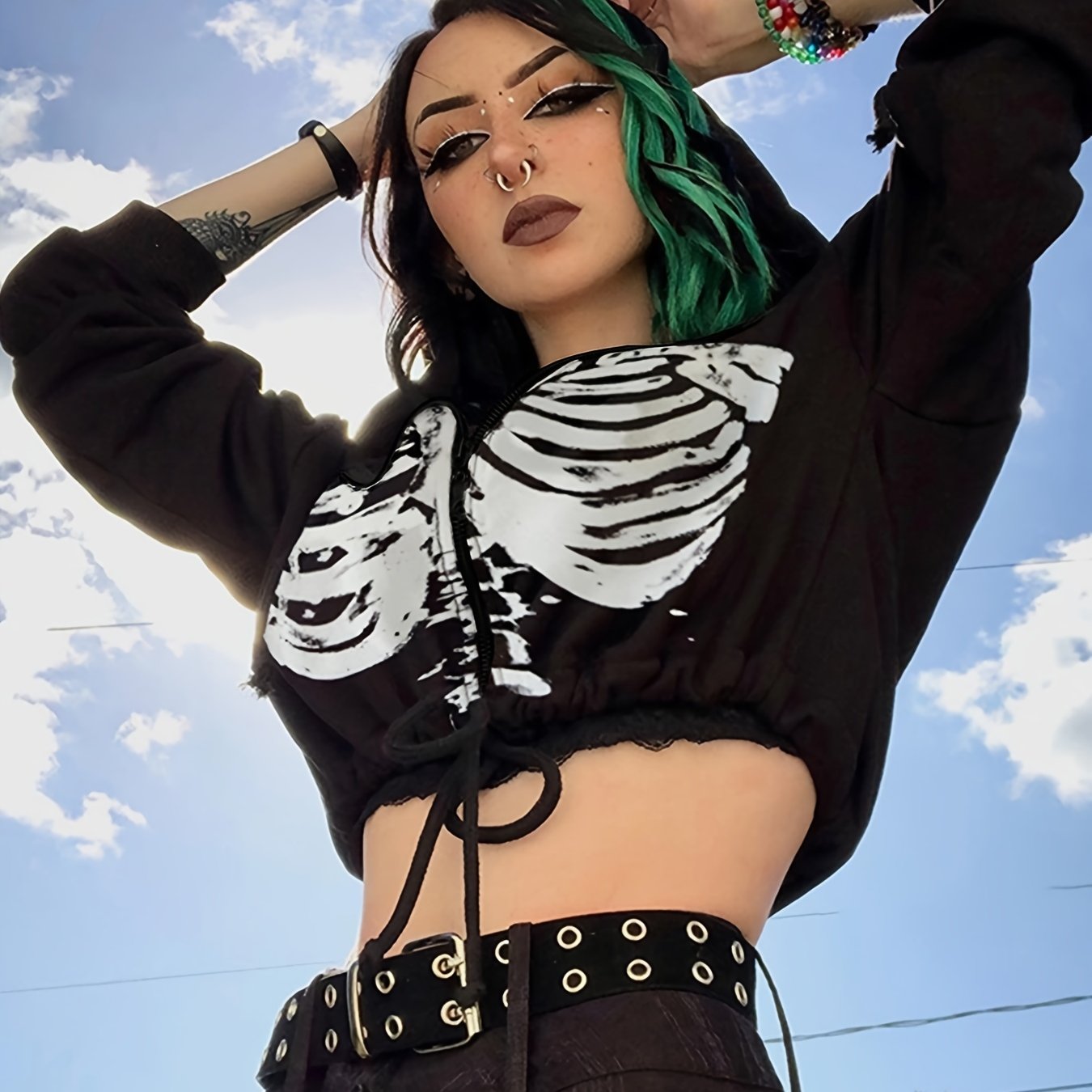 Gothic-Hoodie für Damen mit Totenkopf-Print, lässigem Kordelzug, kurzem Ärmel und langen Ärmeln