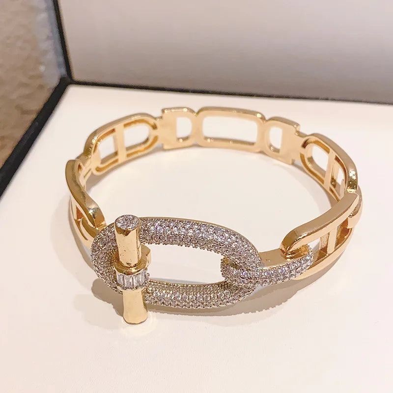 Trendy Fashion 18 K Gold Plated Brass Jewelry punk Style Belt Court Style Bangle Bracelet for Woman
