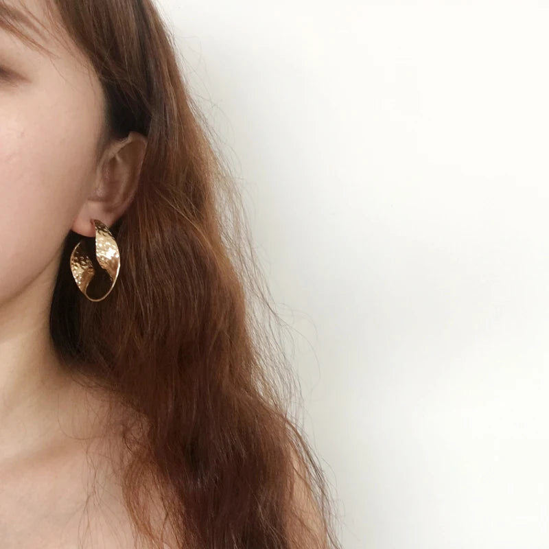 Retro geometric attractive women fashion earrings jewelry Metal irregular geometrical earrings Contracted earrings earrings