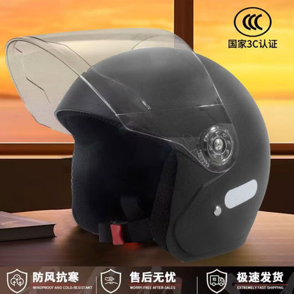 Suitable for Electric Vehicle Helmets, Autumn and Winter All-Season Helmets, Unisex Cold-Proof and Warm Motorcycle Lightweight Helmets