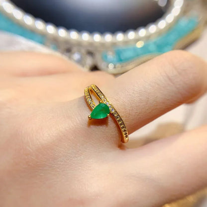 Exclusive Designer Crafted Natural Emerald Ring S925 Silver Fine Setting Elegant Graceful Daily Wear Jewelry