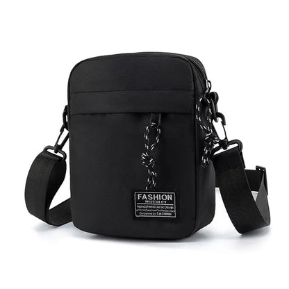 Men's bag, available in single shoulder or cross-body design, suitable for daily use during school. Made of nylon material.