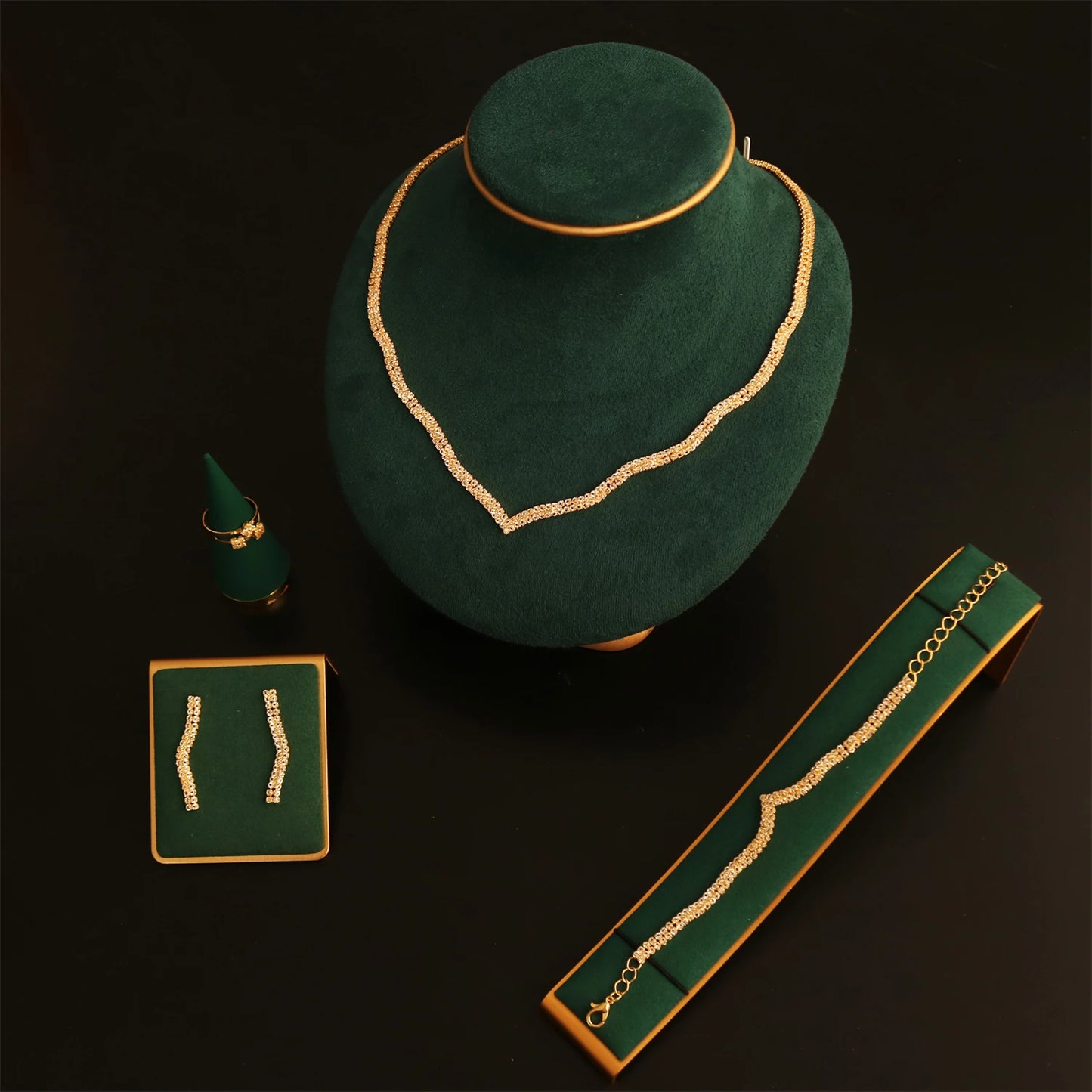 Fashion Shining Necklace Earrings Rings Bracelet Set Jewelry Luxury Banquet Party Jewelry Four Piece Set Jewelry Accessories