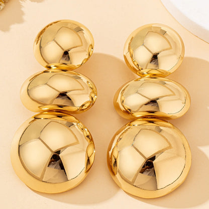 A Pair of Women's Earrings, Exaggerated Glossy Geometric Round Stud Earrings, Suitable for Wearing at Banquets and Balls