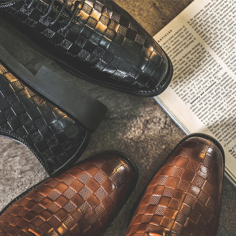 Men's Formal Shoes with Retro-style Leather Upper Soft Pointed Toe Versatile for All Occasions Suitable for Business Attire.