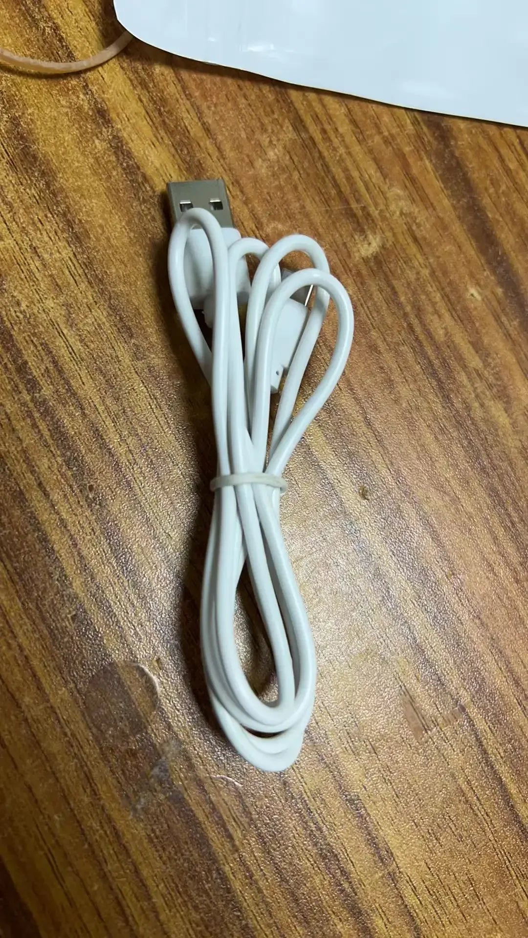 Lenovo Desktop Clip Fan with Long Battery Life Outdoor Hose Clip Mini USB-Charging Fan for Multiple Scenarios