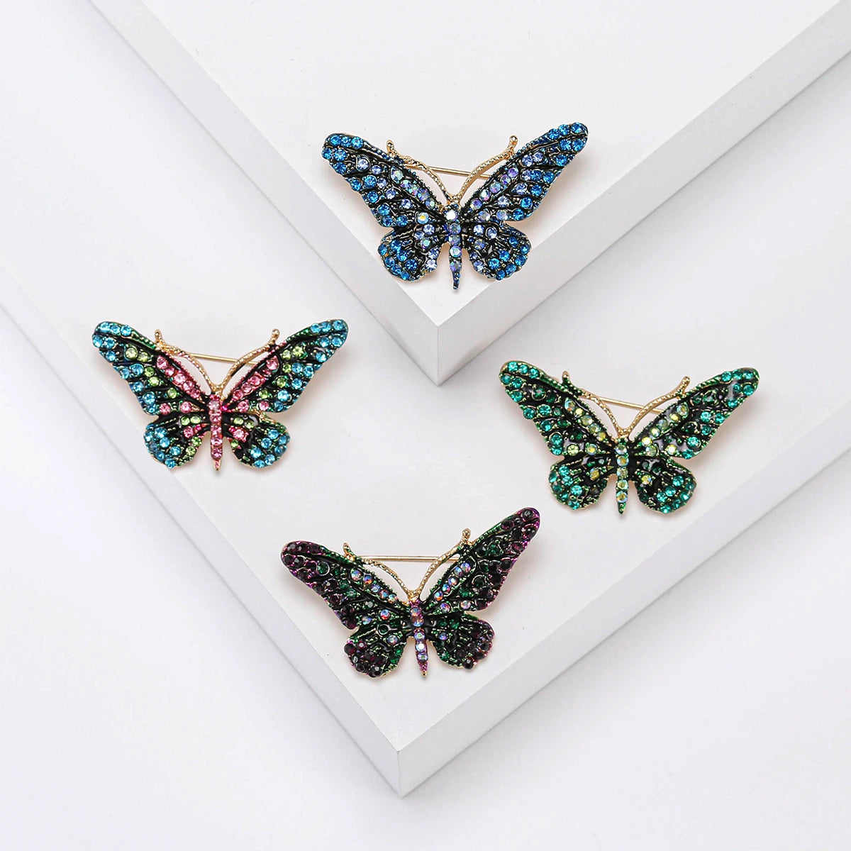 Beaut&Berry Trendy Shiny Rhinestone Butterfly Brooches for Women Unisex Insect Pins Casual Party Accessories New Gifts Friends