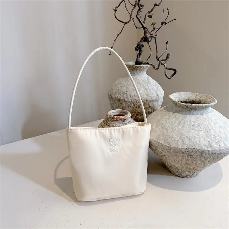 NEW Women's High Capacity Handbag Underarm Handbag Shoulder Bag Waterproof Embroidered Letters Underarm Bag Tote Bags