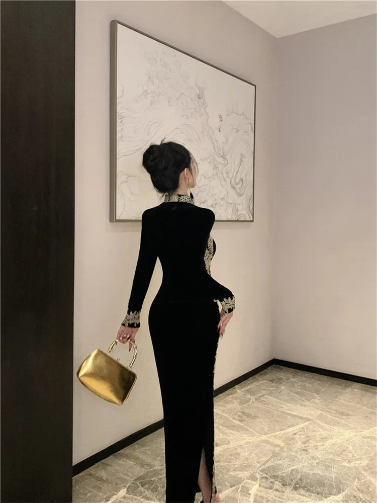 Ladies Mature Sheath Bodycon Black Dress with Long Sleeves Winter Autumn New Chinese Style Embroidery Velvet Modified Cheongsam