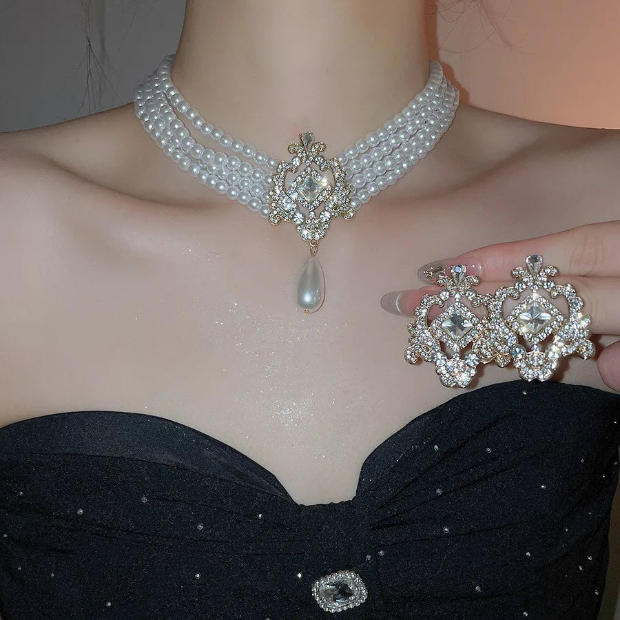 Inlaid Rhinestone Geometric Hollow Pattern Jewelry Sets for Women Elegant Temperament Light Luxury High-end Earring Necklace Set