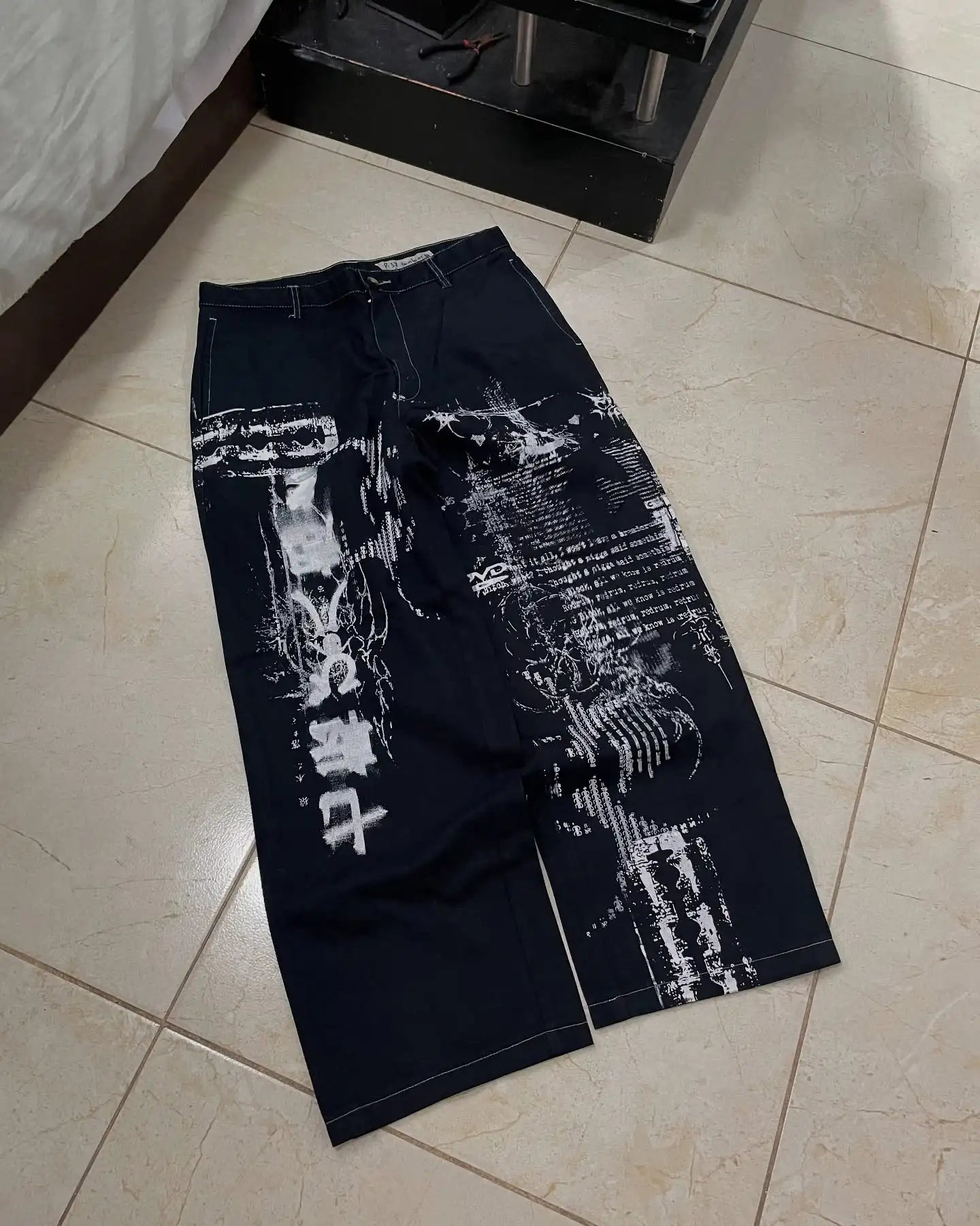 New Cyberpunk Jeans Mens American Y2K Red Graphic Street Goth Baggy Wide-Leg Pants Harajuku Hip-Hop Straight Pants