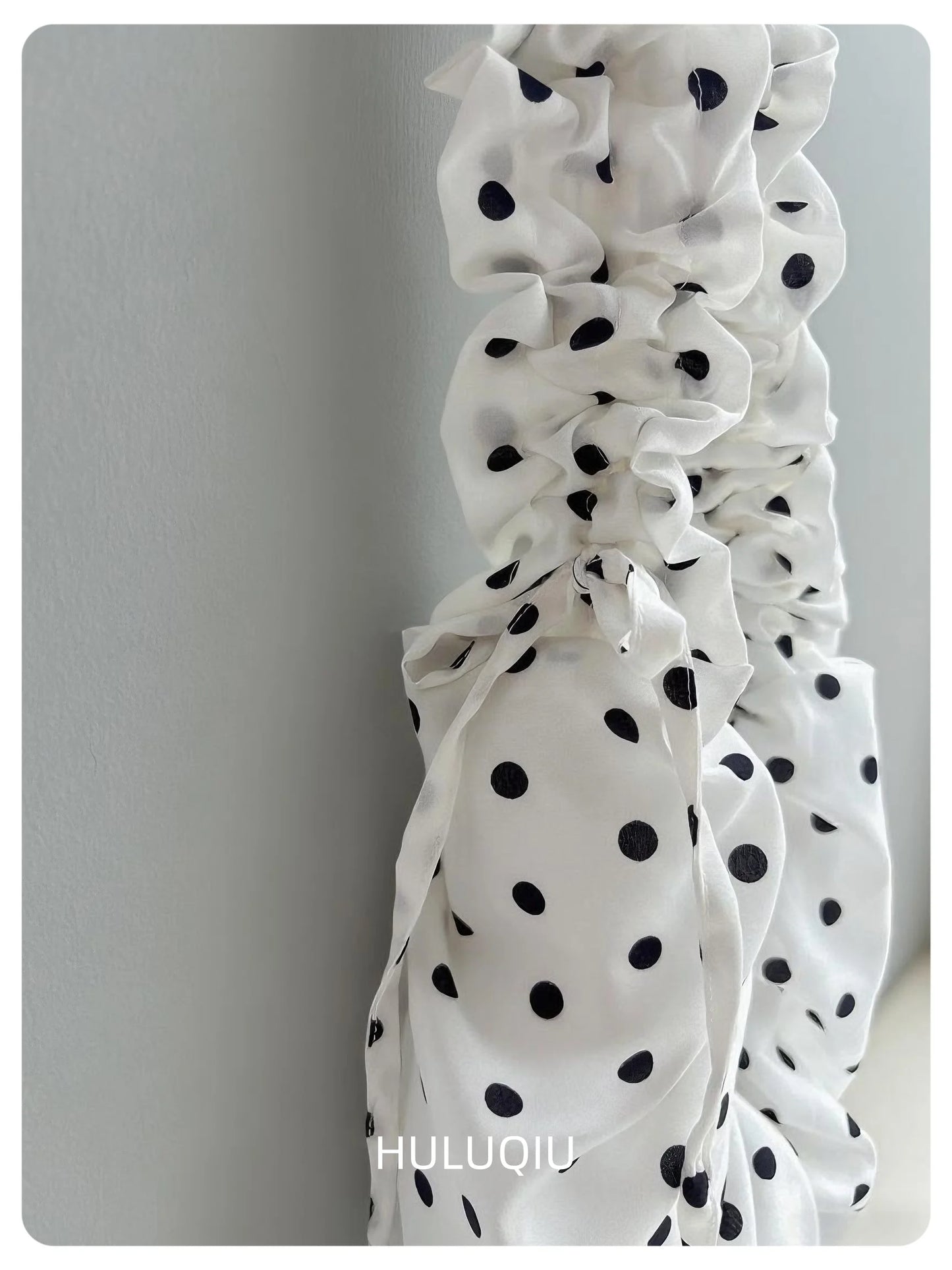 Women Chic Underarm Bag Large Capacity Polka Dot Retro Crossbody Bag All Matched Pleated Dumpling Bag for Outdoor Travel