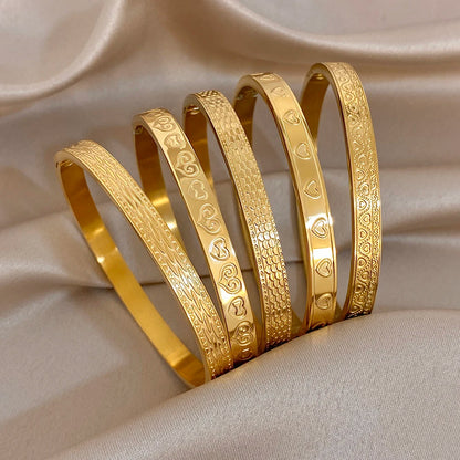 Greatera Retro Embossment Bracelet Flowing Cloud Pattern Heart Shape Simple Brushed Stainless Steel Women's Popular Cuff Bangle