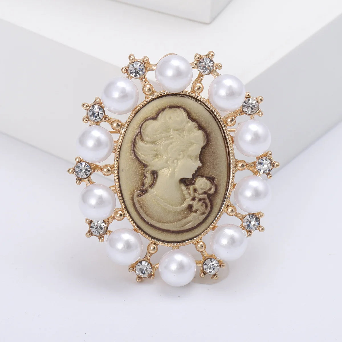 SHMIK Vintage Palace Style Relief Beauty Pendant Crystal Badges Brooch For Women Elegant Retro Middle Design Pin Jewelry