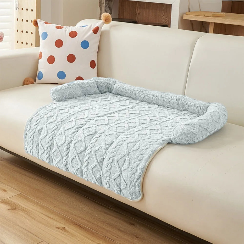 Pet Supplies Non-Slip Pet Sofa Bed Scratch Resistant Thickened Warm Pet Mattress with Pillow Super Soft Car Pet Mat Indoor