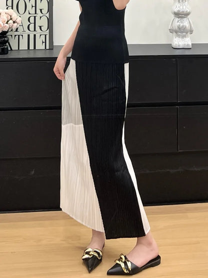 LANMREM Pleated 2025 New Niche Design Women's Skirt Simple High-end Casual Fashion Black And White Colorblock Patchwork Skirts