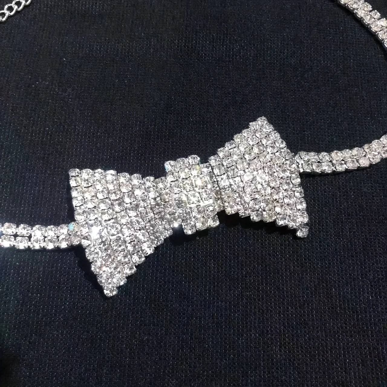 Luxury classic sparkling crystal bow necklace necklace necklace necklace fashionable women's rhinestone necklace jewelry accesso