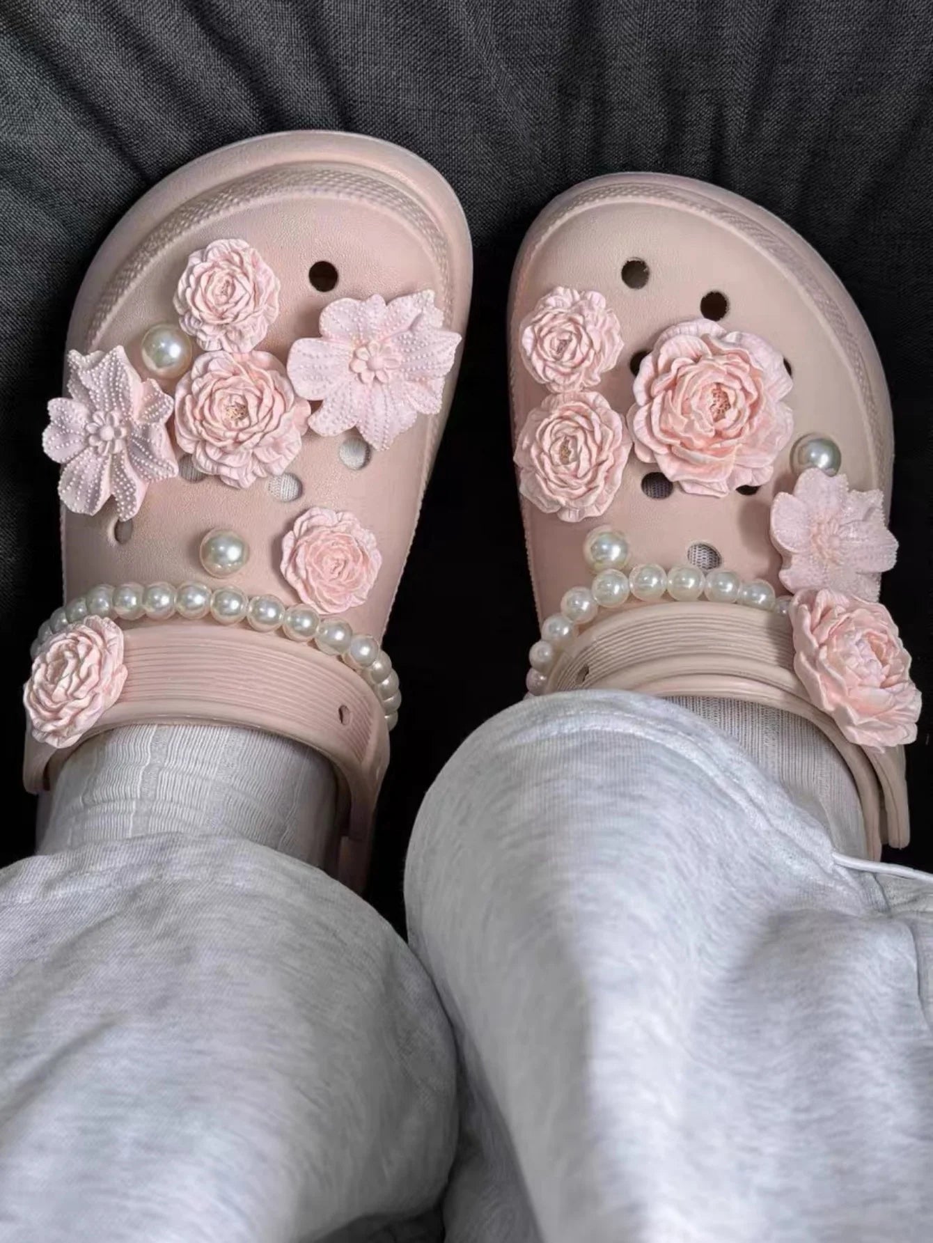 17pieces of fashionable shoe accessories: set of holes for shoe buckles, DIY new Flower Mountain Camellia 3D flower shoe adornm