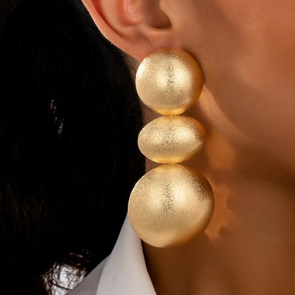 A Pair of Women's Earrings, Exaggerated Glossy Geometric Round Stud Earrings, Suitable for Wearing at Banquets and Balls