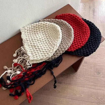 Women's Fashion Hand Woven Tassel Ball Knitted Hat Comfortable Warm Soft Skin-friendly Pullover Cap Street Photography Travel