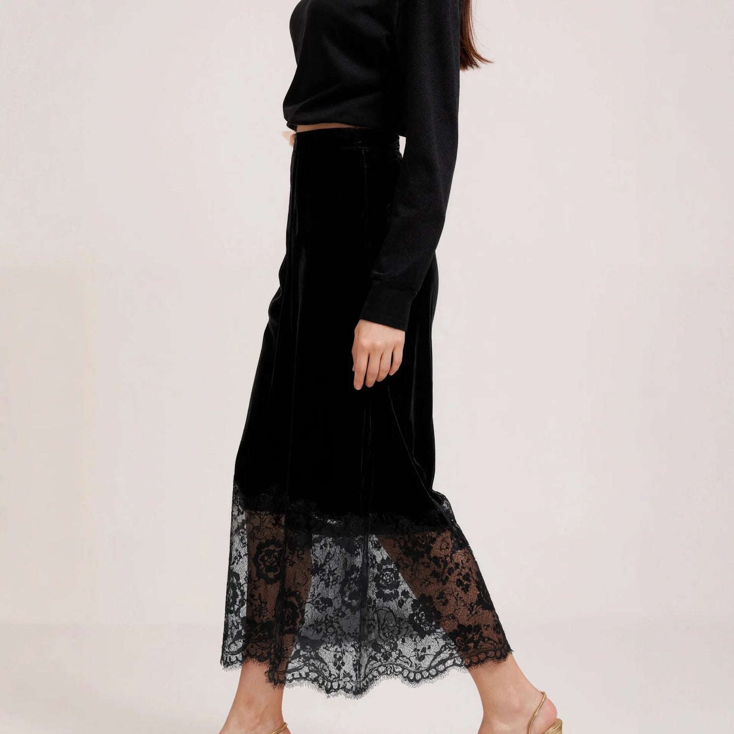 Elegant Black Velvet Midi Skirt Women Autumn Winter High Waist Lace Patchwork Sheer Hem A-Line Long Skirts Vintage Gothic Party