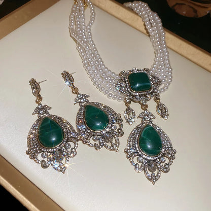 Multi-layered pearl court-style luxury heavy-duty earrings and necklace jewelry set