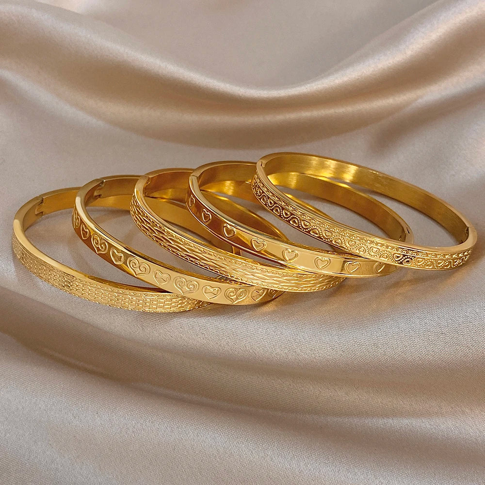 Greatera Retro Embossment Bracelet Flowing Cloud Pattern Heart Shape Simple Brushed Stainless Steel Women's Popular Cuff Bangle