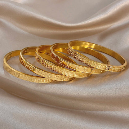 Greatera Retro Embossment Bracelet Flowing Cloud Pattern Heart Shape Simple Brushed Stainless Steel Women's Popular Cuff Bangle