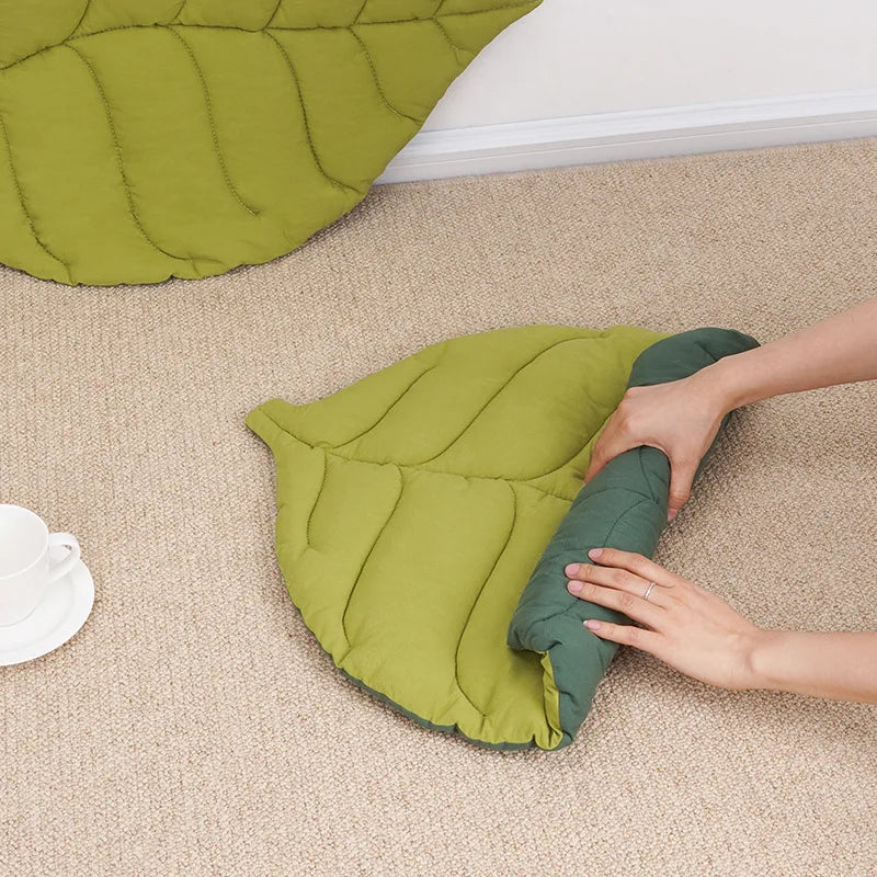 Leaf Shaped Pet Bed Mat Soft Cotton Double Sided Cushion Washable Non-slip Sleep Blanket Floor Rug Warm Sleeping Pad