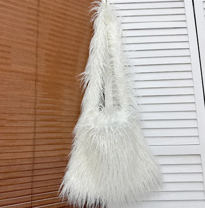 Soft Plush Women's Shoulder Bag Y2K Style Winter Furry Hobo Clutch Purse Fashionable Ladies Underarm Handbag Simple Design
