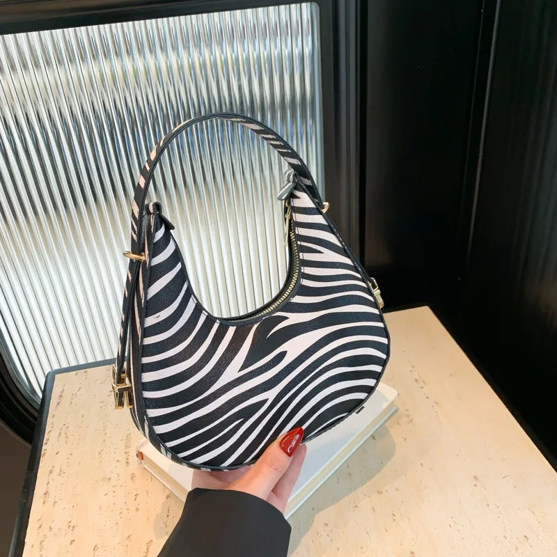 Crescent-shaped Underarm Bag for Women Brown Black Leopard Handbag Clutch Bag Female Vintage PU Leather Crossbody Bags Versatile