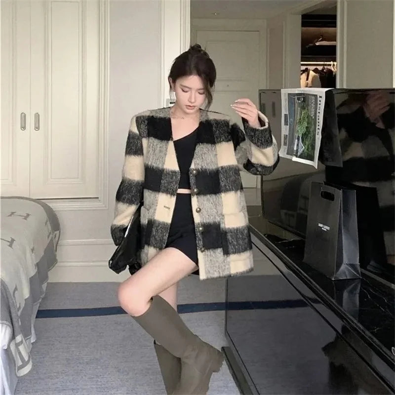 Retro plaid Woolen Coat Women's Autumn winter New 2025 Loose V-neck Casual Long Sleeve Wool Overcoat Outerwear Female Jacket