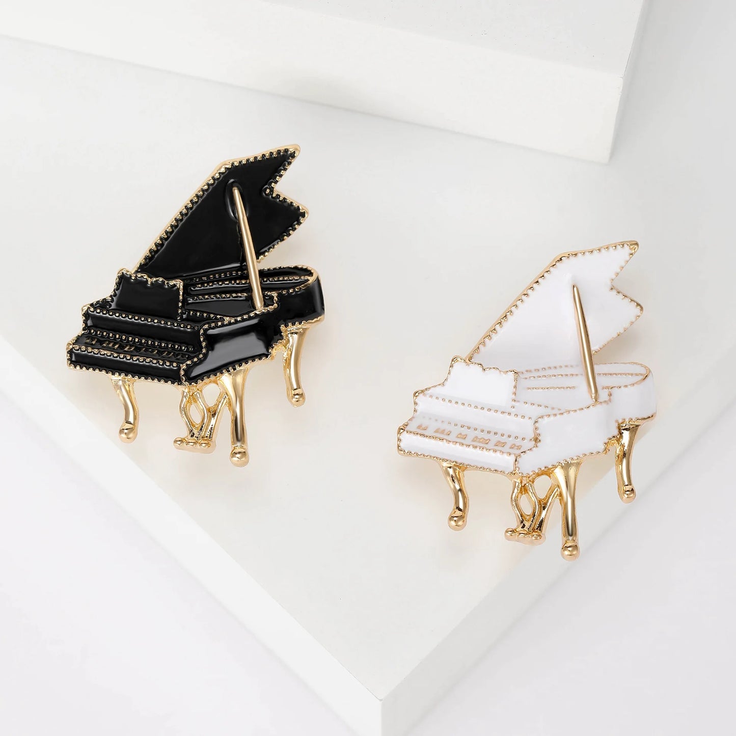 Classic Black Enamel Piano Brooches For Women Unisex Exquisite Alloy Instruments Music Party Brooch Pins Fashion Jewelry Gifts