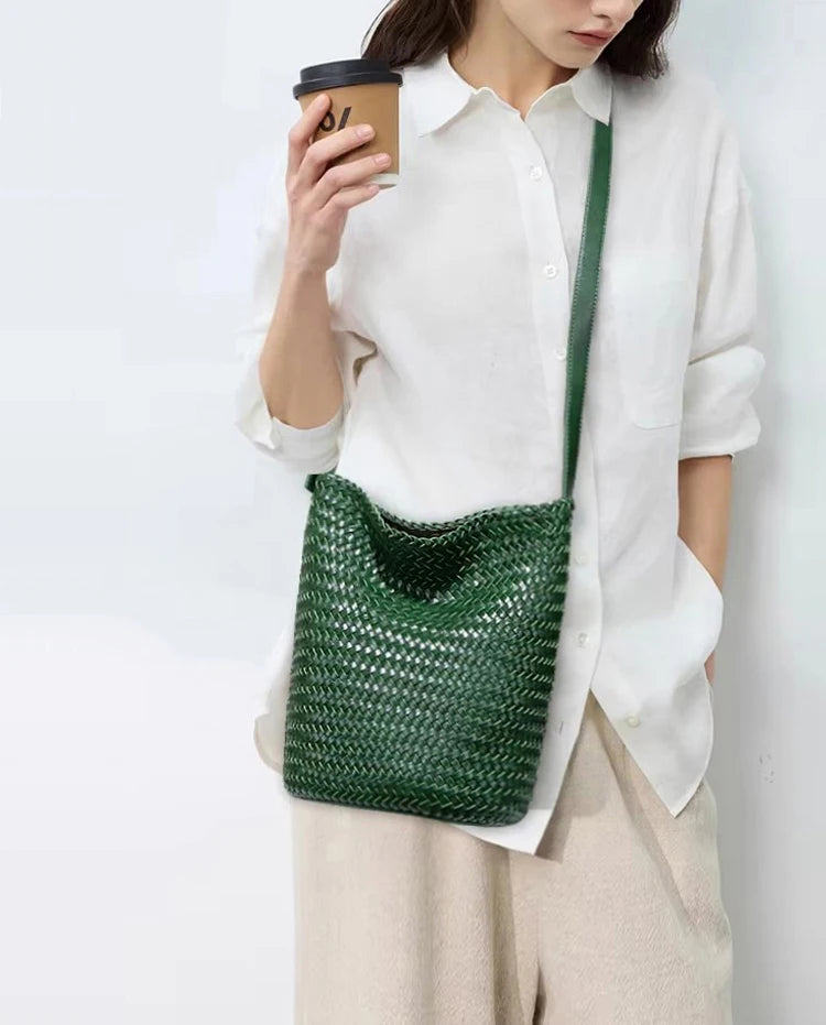 Luxury Women's Shopping Bag New High-End Hand-Woven Leather Bucket Bag Large-Capacity Shoulder Messenger Bag Commuter Tote Bag