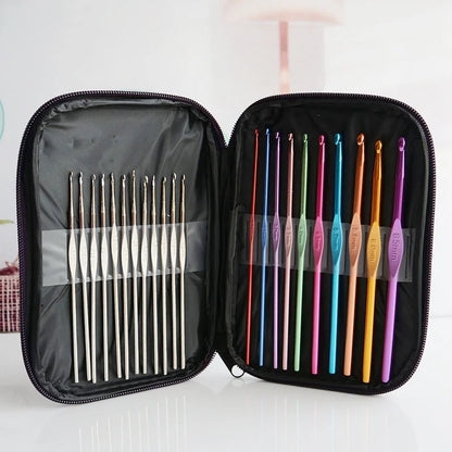 22pcs/Set DIY Craft Yarn Sewing Needle with Case Ergonomic Aluminum Crochet Hooks Multicolor Mixed 2-8mm Knitting Needles