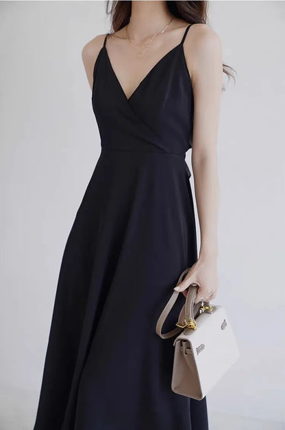 Elegant Black Backless V-Neck Slip Dress, Flowy Spaghetti Strap A-Line Sundress with Adjustable Straps, Summer Beach Party Dress