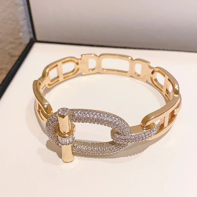 Trendy Fashion 18 K Gold Plated Brass Jewelry punk Style Belt Court Style Bangle Bracelet for Woman