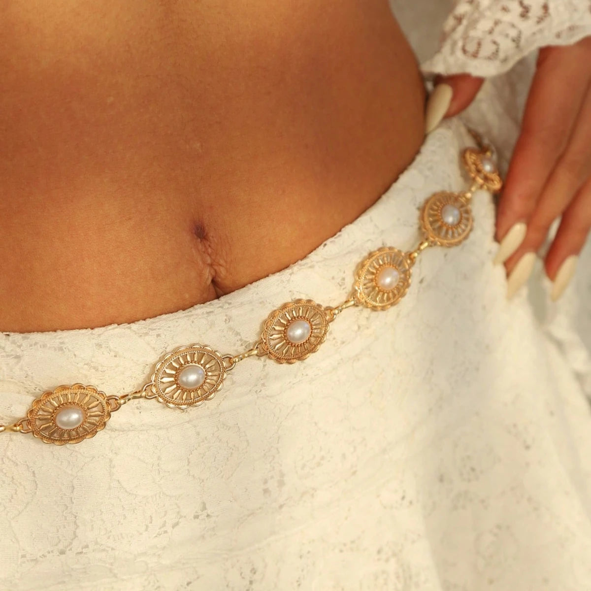 1pc Fashionable Versatile High-End Niche Pearl Waist Chain, Retro Hollow Design Belt, Waist Chain Suitable For All Occasions, Be