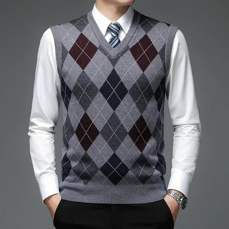 New  Men's Casual Knitted Wool Sweater Vest V-neck Knit Pullover Jacquard Plaid Sleeveless Tops Business Office Men's Vest