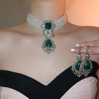 Multi-layered pearl court-style luxury heavy-duty earrings and necklace jewelry set