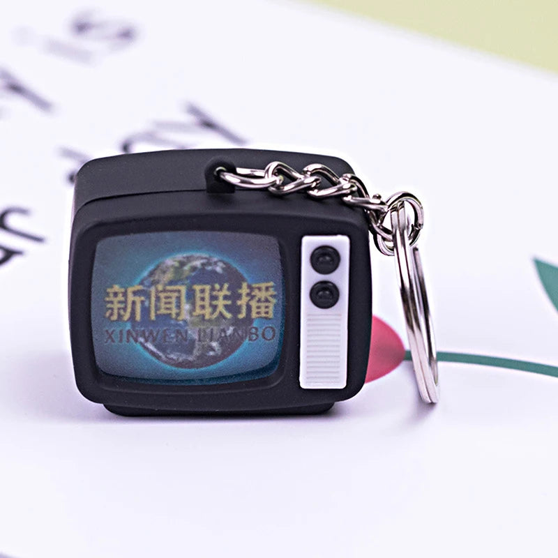 1Pcs Mini TV Keychain Horror Atmosphere Mini TV Keychain Pendant Simulation TV Pendant Bag Pendant
