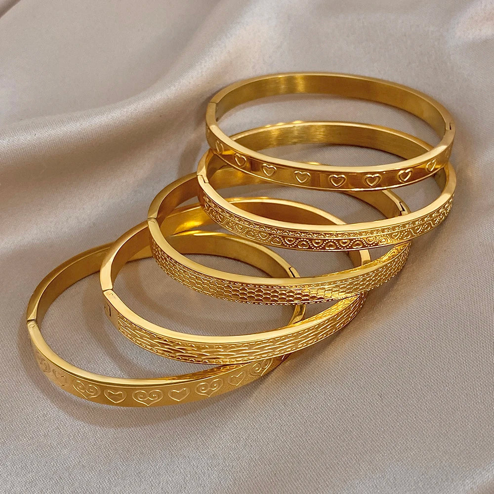 Greatera Retro Embossment Bracelet Flowing Cloud Pattern Heart Shape Simple Brushed Stainless Steel Women's Popular Cuff Bangle