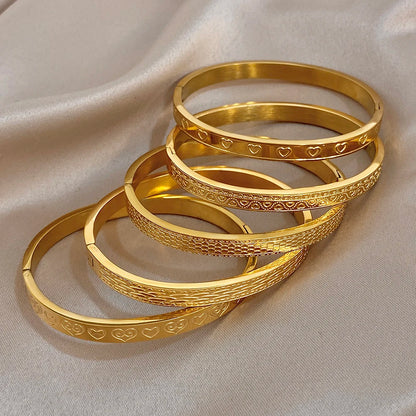Greatera Retro Embossment Bracelet Flowing Cloud Pattern Heart Shape Simple Brushed Stainless Steel Women's Popular Cuff Bangle